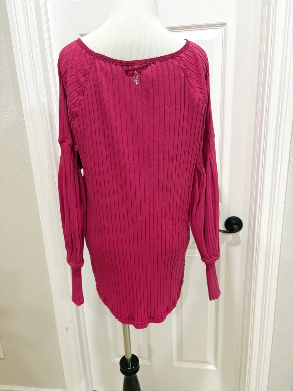 Free People Movement Bella Layer bright pink ribbed jersey top Size Medium - Picture 7 of 8